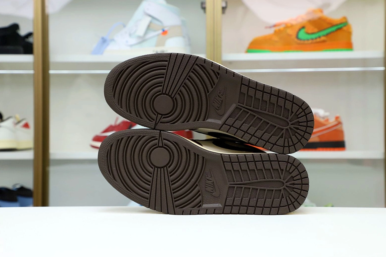 JORDAN X 1 TRAVIS AIR OG RETRO 'MOCHA' SCOTT HIGH 1027